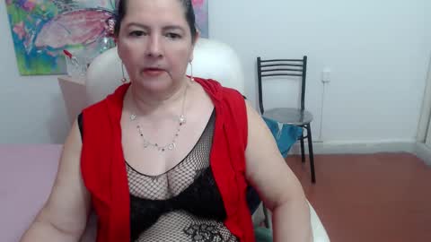 Snapshot of leonela_69 chatting on October 22, 5:10 am leonela online show from October 22, 5:10 am
