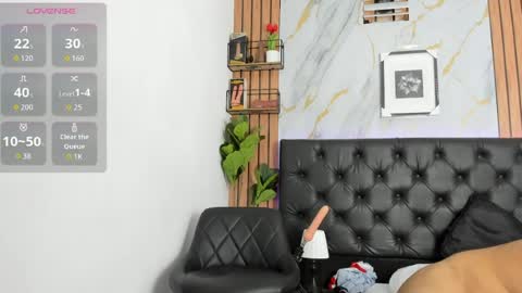 leonferoz7 online show from April 11, 2:38 am