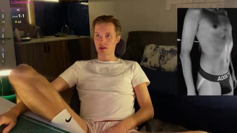 Leon online show from February 8, 7:39 pm