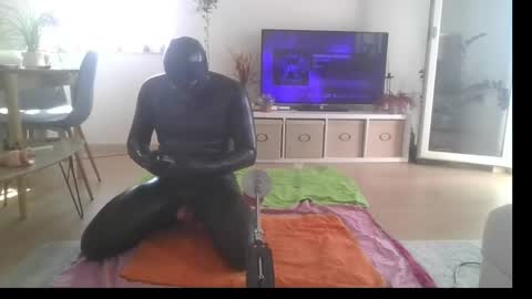 T0rax online show from March 19, 1:05 pm