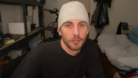 Leon online show from December 16, 7:42 pm