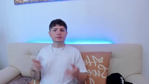 Leo  online show from October 28, 9:27 pm