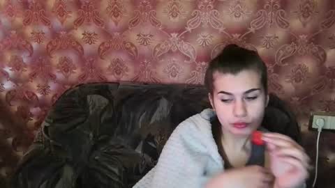 leraberry online show from May 28, 9:07 am