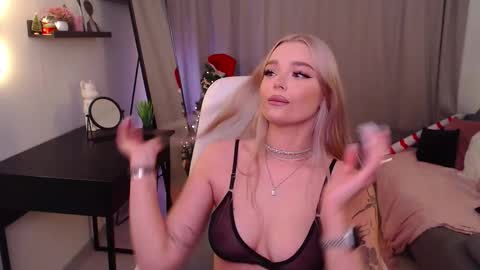 Stacey online show from December 22, 8:32 am