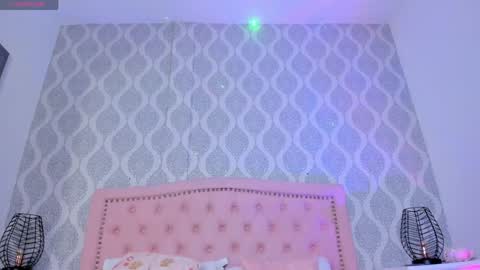 lesly velvet online show from April 10, 6:30 am