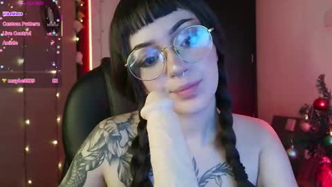 Less  online show from November 25, 3:44 pm