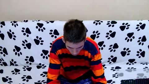 lester_broo online show from March 30, 8:20 pm