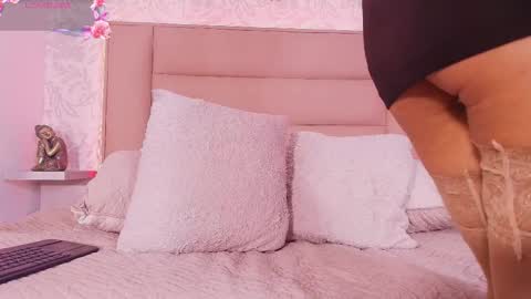 Leti White online show from February 25, 11:19 pm