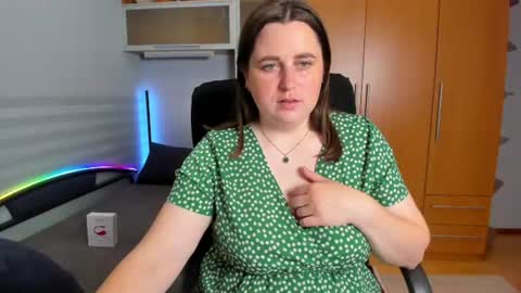Naomi online show from July 2, 6:18 am