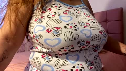 Snapshot of lety_hot chatting on January 29, 11:41 am lety hot online show from January 29, 11:41 am
