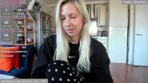 LeaVixx online show from October 30, 10:49 am