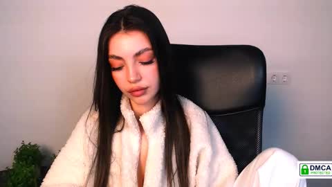 Alexia online show from November 13, 3:04 pm