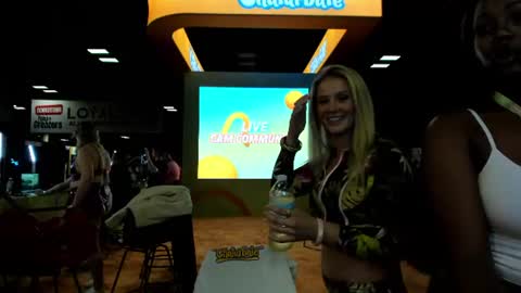 Lexi online show from June 26, 10:15 pm