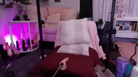 Lexi Smith online show from September 17, 10:52 am