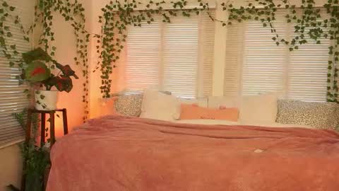 Lexi  online show from January 8, 4:40 am