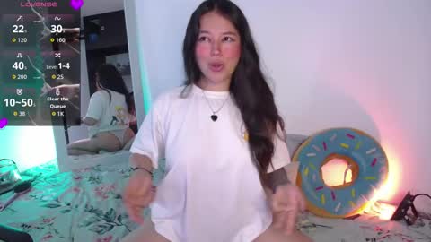 Lexie Thompson   8pm  0000am -5 online show from October 25, 5:57 pm