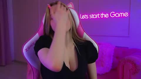 Lexi online show from May 14, 6:44 am