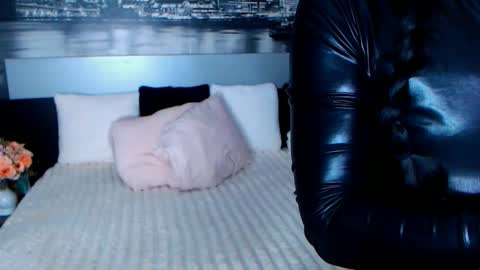 Amalia online show from January 6, 5:28 pm