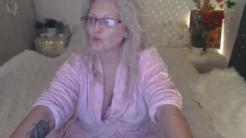 Hannah online show from February 22, 6:21 pm