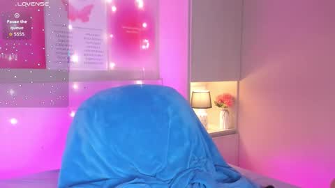 L I A  online show from November 8, 5:21 am