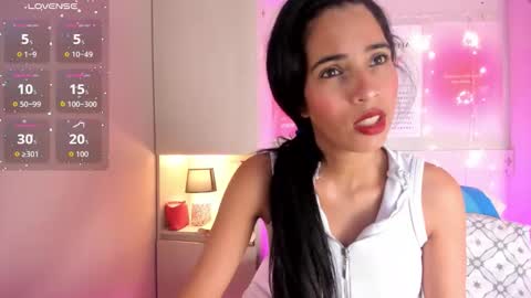 L I A  online show from November 14, 6:04 am