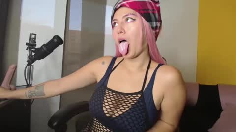 Leydy  online show from April 8, 10:57 pm