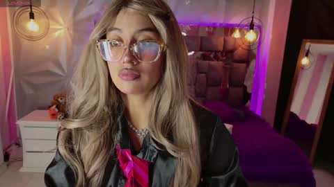 Leyla online show from March 3, 2:07 am