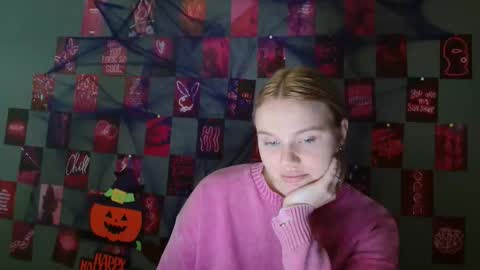 Leyla online show from October 25, 6:02 am