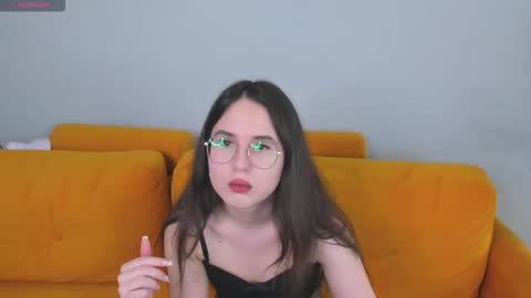 leylamirage online show from February 5, 1:04 pm