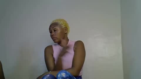 lia online show from October 4, 7:44 pm