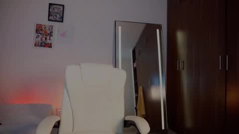 Snapshot of lia_russo_ chatting on October 5, 3:30 pm Lia  online show from October 5, 3:30 pm