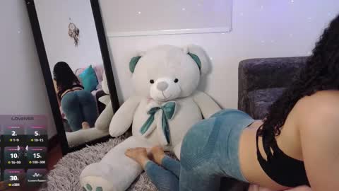 Snapshot of lia_tinez chatting on September 21, 12:03 am Lia online show from September 21, 12:03 am