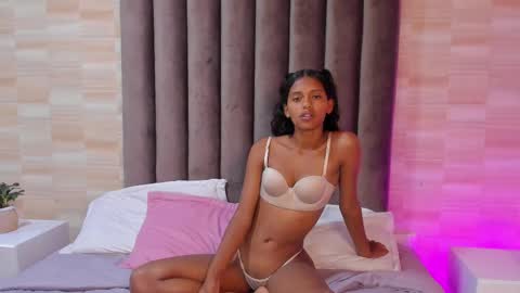 Snapshot of liaa_taylor1 chatting on March 6, 1:48 am Lia online show from March 6, 1:48 am