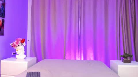 Snapshot of liaa_taylor1 chatting on October 31, 5:08 am Lia online show from October 31, 5:08 am