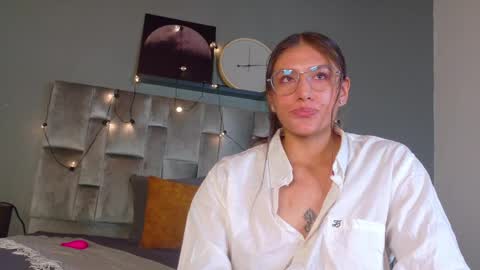 L I A   online show from May 16, 10:36 am