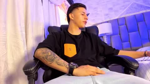 Liam Smith online show from October 12, 12:42 pm