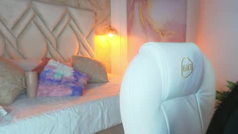 Lia Cox online show from April 1, 3:07 am