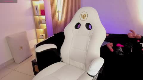 Liah online show from April 21, 1:42 am