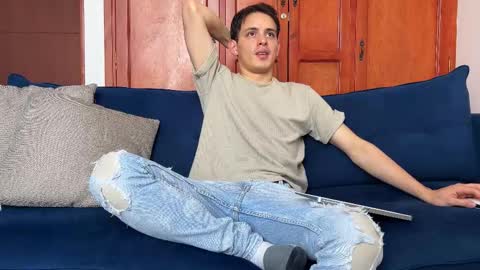 Liam online show from December 1, 2:48 pm