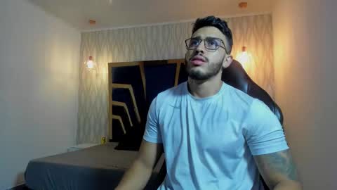 LIAM KLEIN online show from March 24, 11:27 am