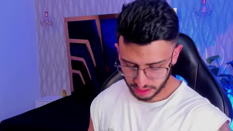 LIAM KLEIN online show from February 20, 11:34 am