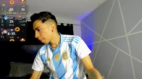 Snapshot of liam_l1 chatting on October 22, 11:01 am Liam online show from October 22, 11:01 am