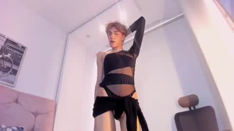 liam_leone online show from July 5, 9:11 pm