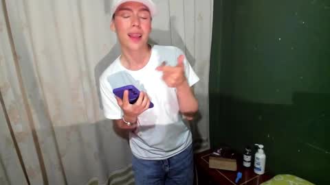 liam_oasiss online show from February 8, 4:36 am