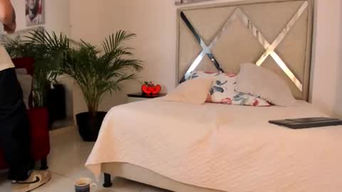 Call me Lian online show from February 23, 12:18 pm