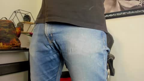 Snapshot of liam_walk chatting on January 29, 3:04 pm Liam online show from January 29, 3:04 pm