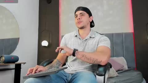 Snapshot of liam_walk chatting on September 26, 8:06 pm Liam online show from September 26, 8:06 pm