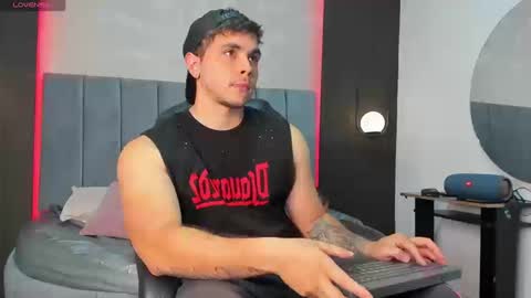 Snapshot of liam_walk chatting on September 16, 12:12 am Liam online show from September 16, 12:12 am