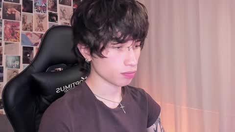 Snapshot of liamelf chatting on December 31, 2:19 am Liam online show from December 31, 2:19 am