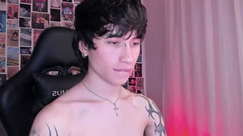 Snapshot of liamelf chatting on January 19, 8:07 am Liam online show from January 19, 8:07 am